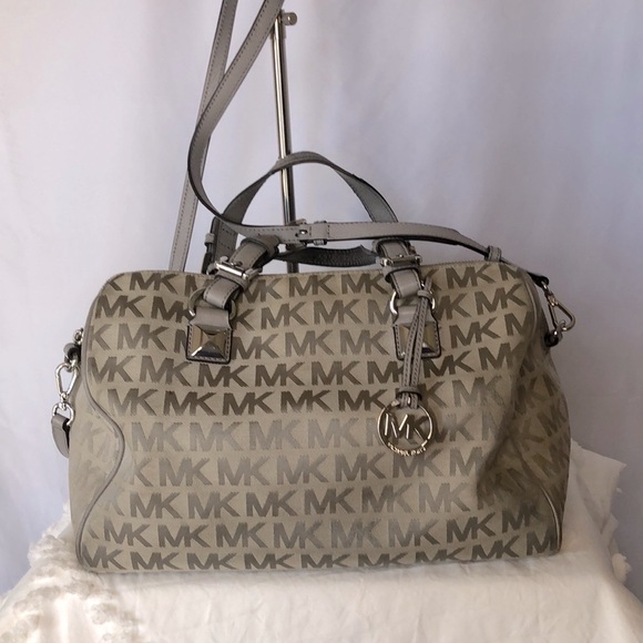 MICHAEL KORS Signature light gray Grayson Satchel handbag. - Picture 1 of 16